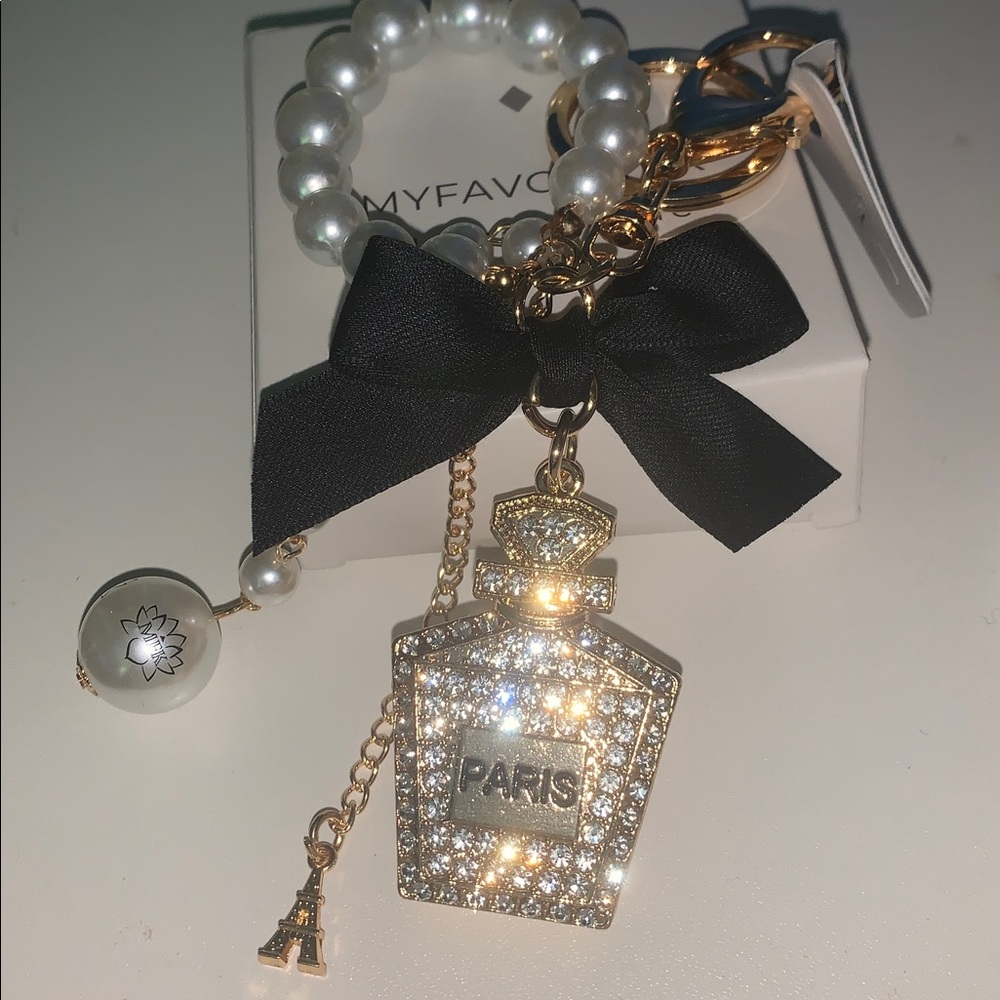 Rhinestone perfume bottle purse/bag charm Keychain with Pearls